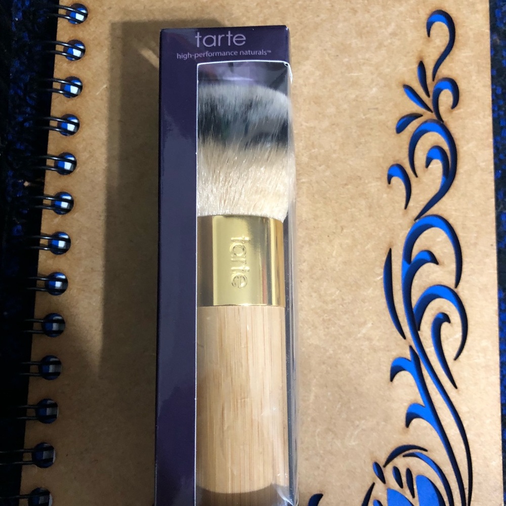 Tarte Brush